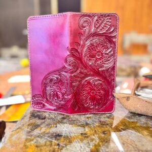 Men’s Wallet high quality leather, hand carved Sheridan color design.